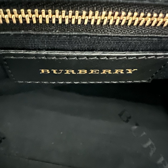 Authentic BURBERRY Dewsburry Convertible Tote Check Embossed Leather Medium Size - Picture 10 of 12